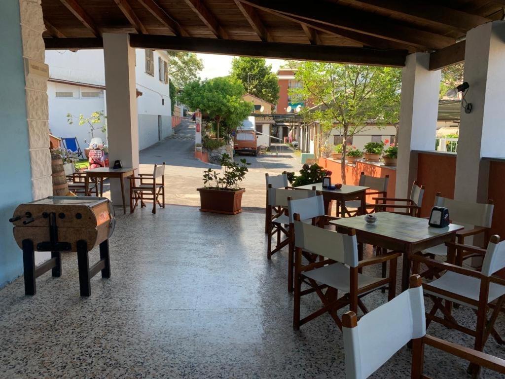 Parco Vacanze E Appartamenti Pfirsich Borghetto Santo Spirito Luaran gambar